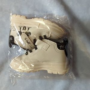 Brand New Mickey mouse shoes white and black size EU 21 size 5 US